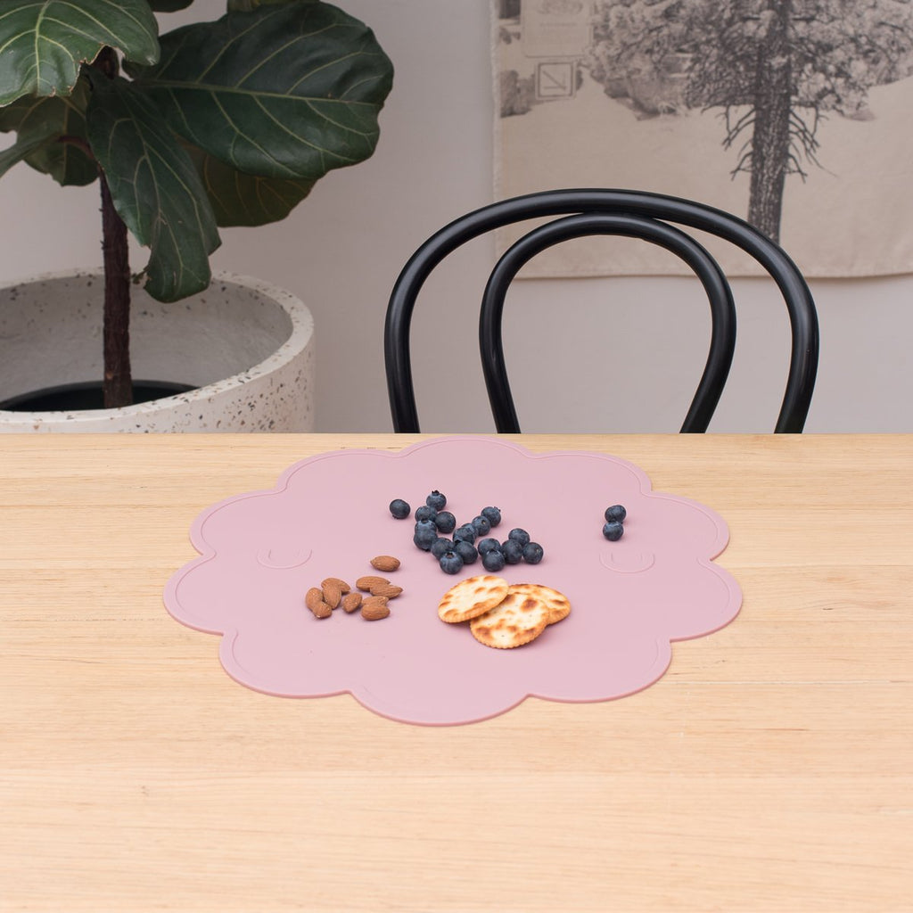 The Jelly Placie - A Silicone Placemat For Round Tables in Dusty Rose