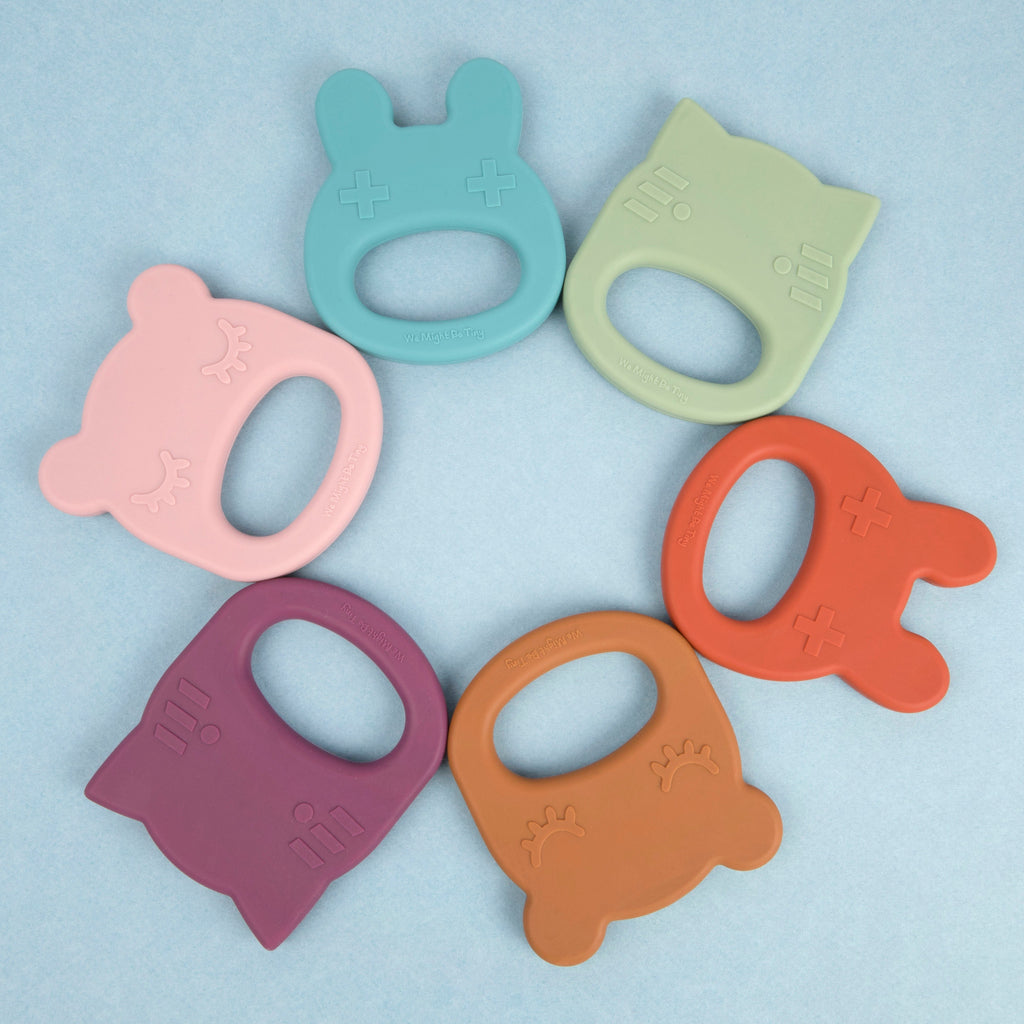 Our silicone cat teething ring in Plum